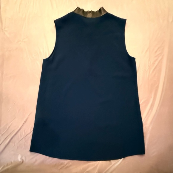 Elie Tahari Sleeveless Green/Navy Blouse w/ Leather Trim Size Large - Picture 3 of 8